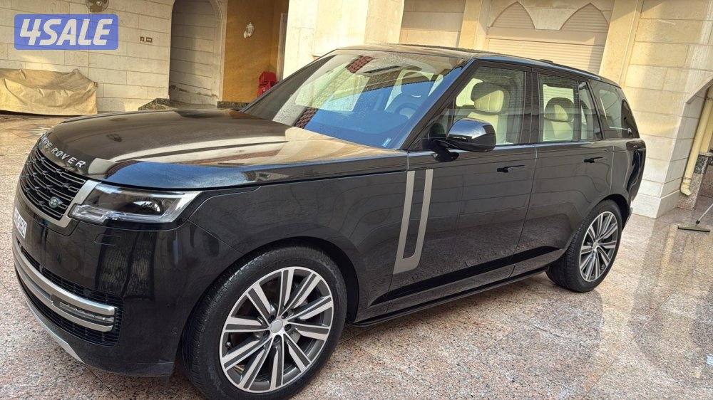 رنج روفر كلاسيك HSE موديل 2025 عداد 10 الف كيلو فقط تحت كفاله شرط فحص4