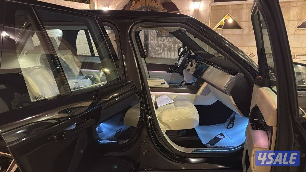 رنج روفر كلاسيك HSE موديل 2025 عداد 10 الف كيلو فقط تحت كفاله شرط فحص6