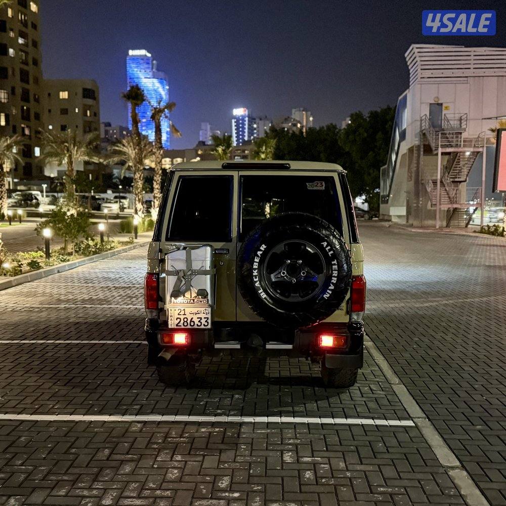 تويوتا لاندكروزر فئة ال 70 موديل 22 عداد 81 سيرفس منتظم بالوكاله4