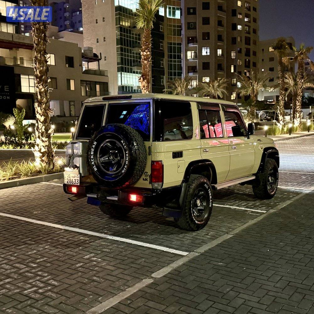 تويوتا لاندكروزر فئة ال 70 موديل 22 عداد 81 سيرفس منتظم بالوكاله5