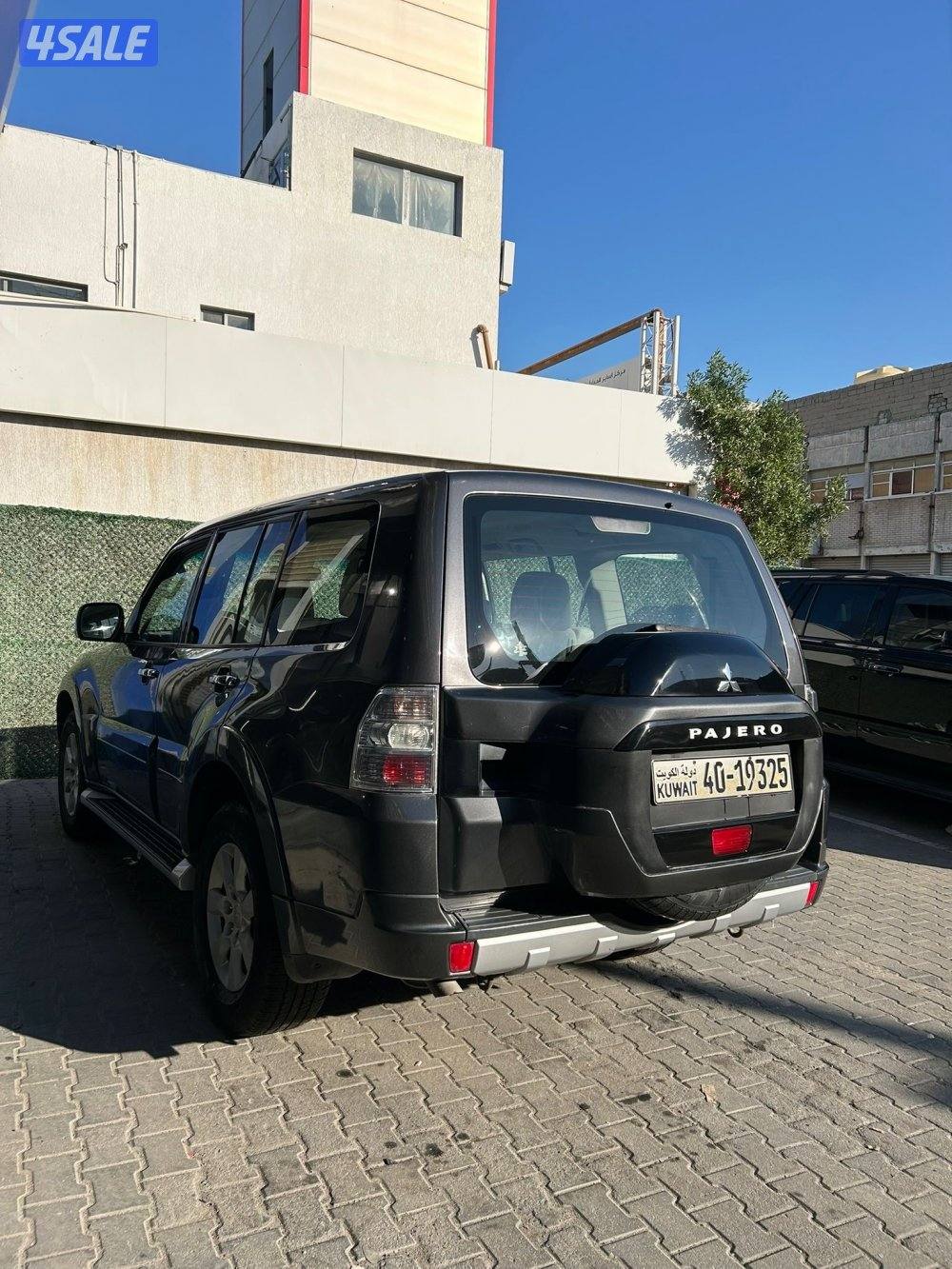 للبيع باجيرو 2016 صبغ الوكاله ماعدا قطعه2