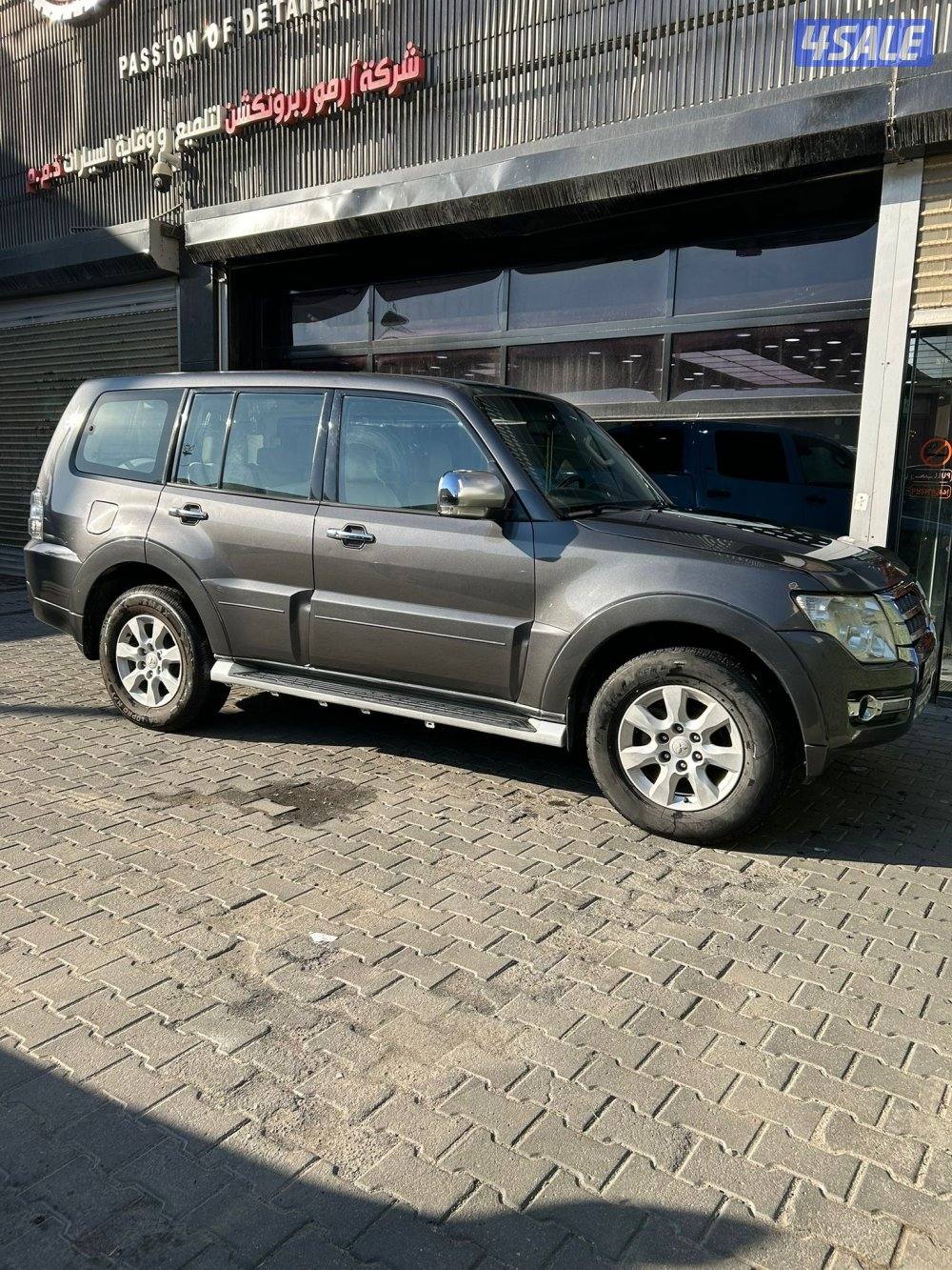 للبيع باجيرو 2016 صبغ الوكاله ماعدا قطعه3