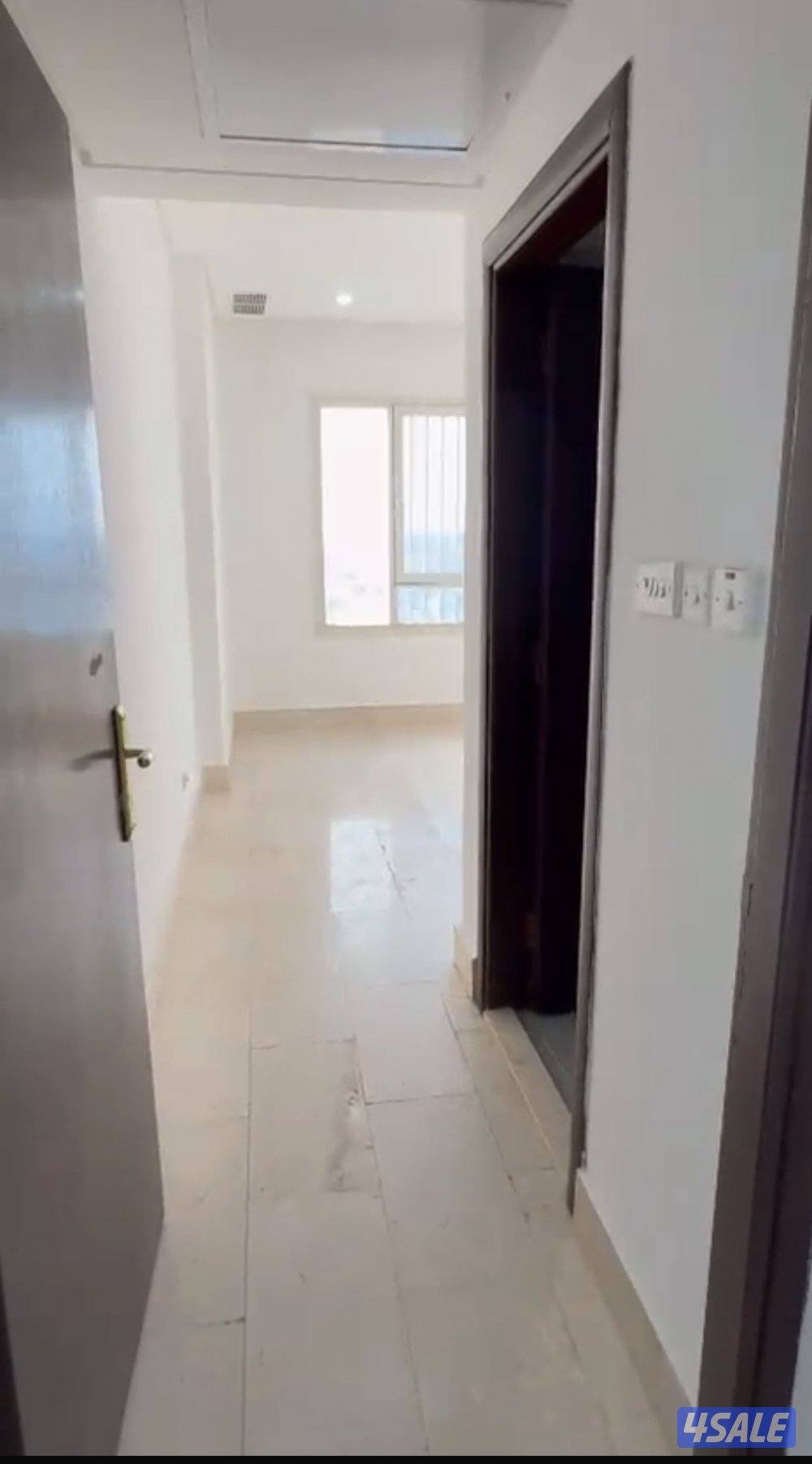 شقه للايجار 3 غرفه منهم غرفه ماستر حولي قطعه 10