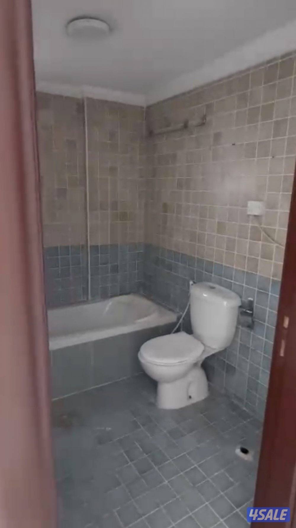 شقه للايجار 3 غرفه منهم غرفه ماستر حولي قطعه 13