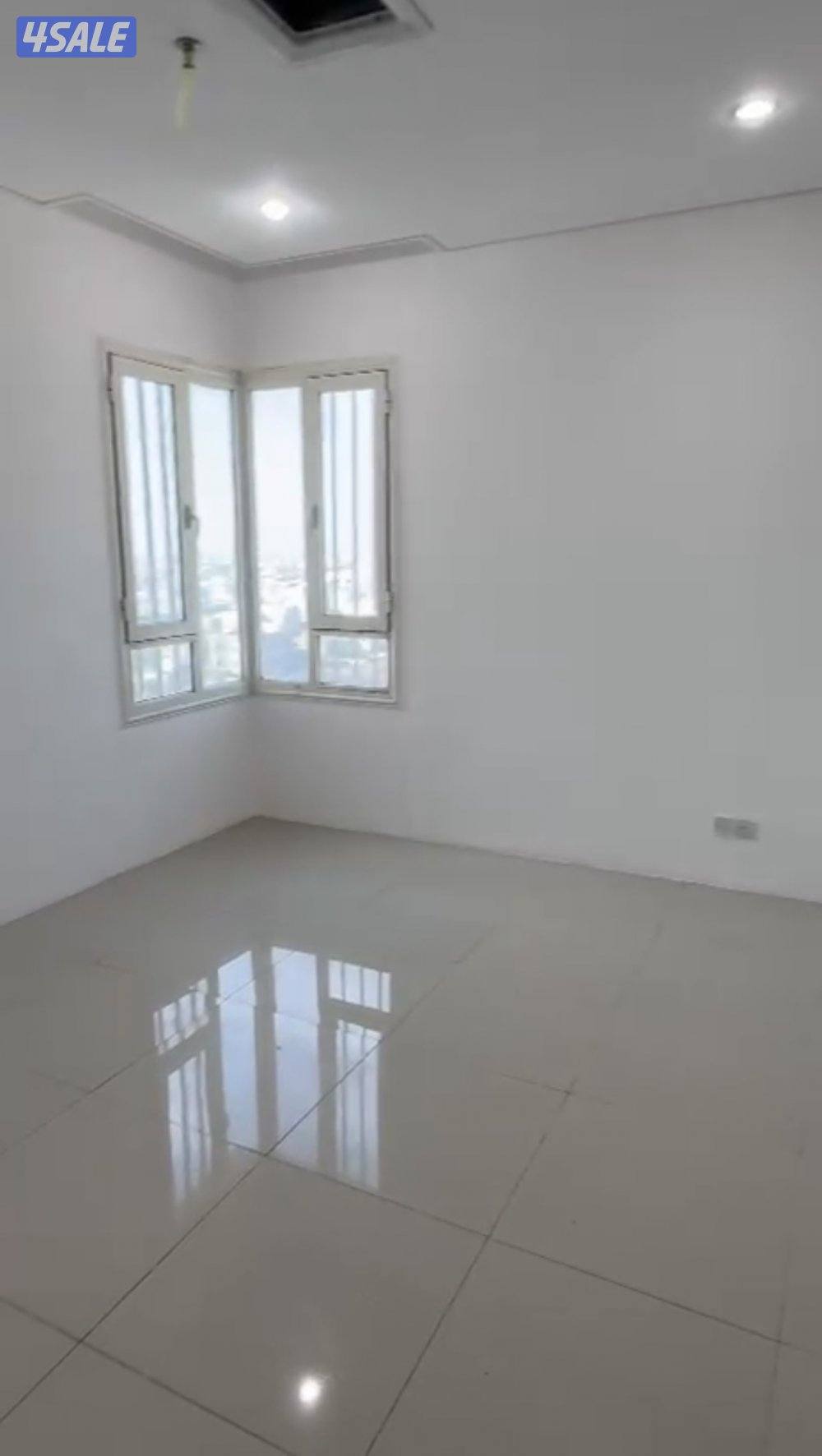 شقه للايجار 3 غرفه منهم غرفه ماستر حولي قطعه 14