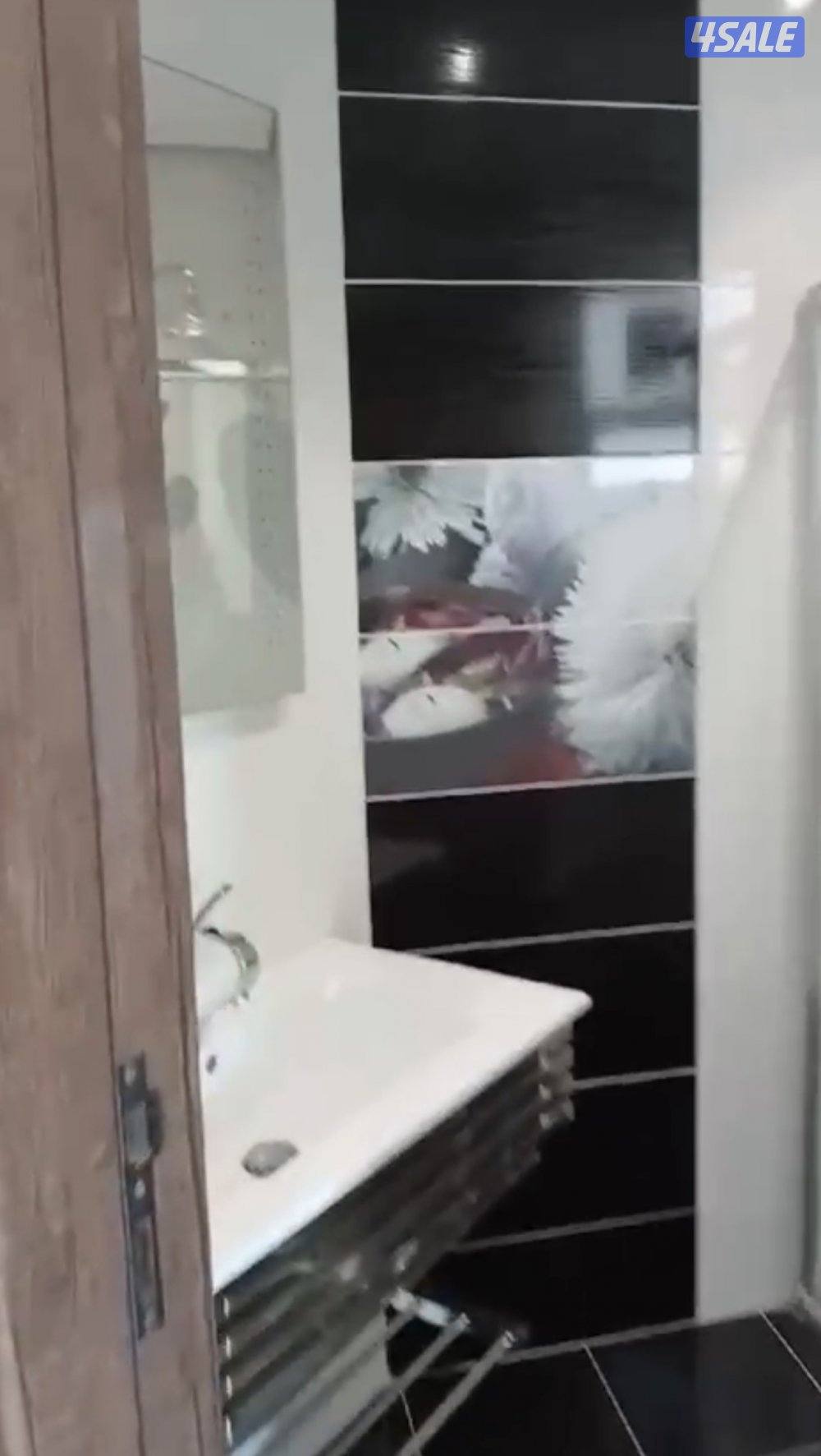 شقه للايجار بالجابريه غرفه وصاله8