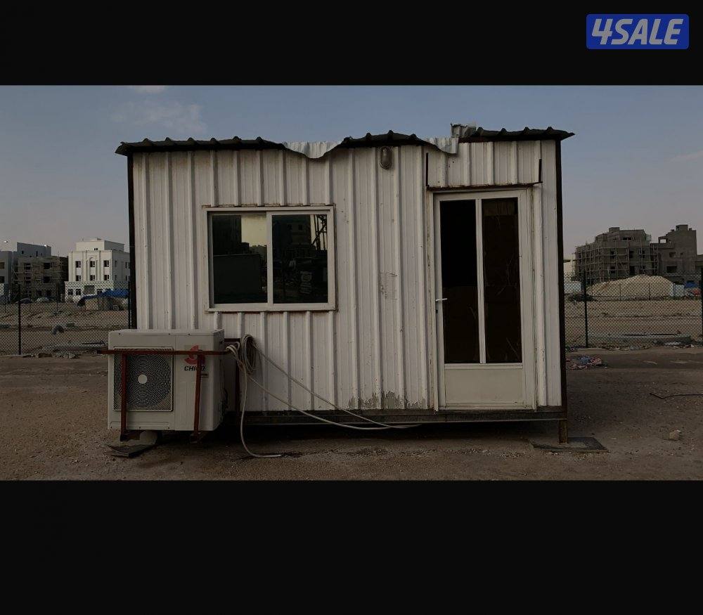 للبيع شاليه ٤*٤ بحاله جيده معاه مكيف وحده2