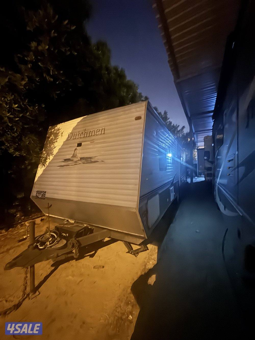 للبيع كرفان قلص امريكي0