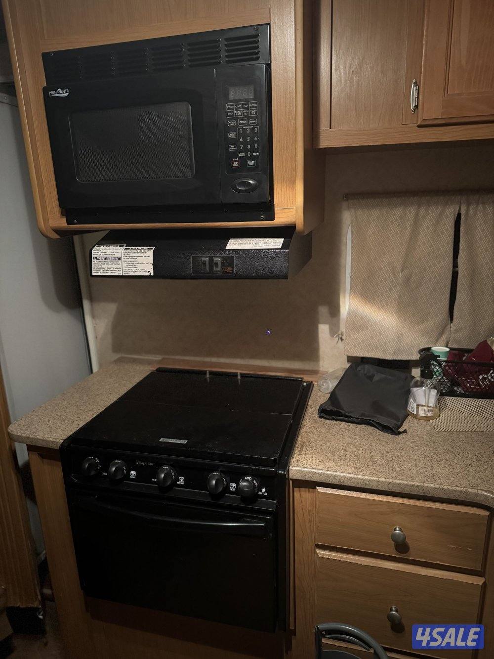 للبيع كرفان قلص امريكي1