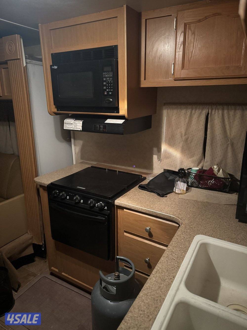 للبيع كرفان قلص امريكي9