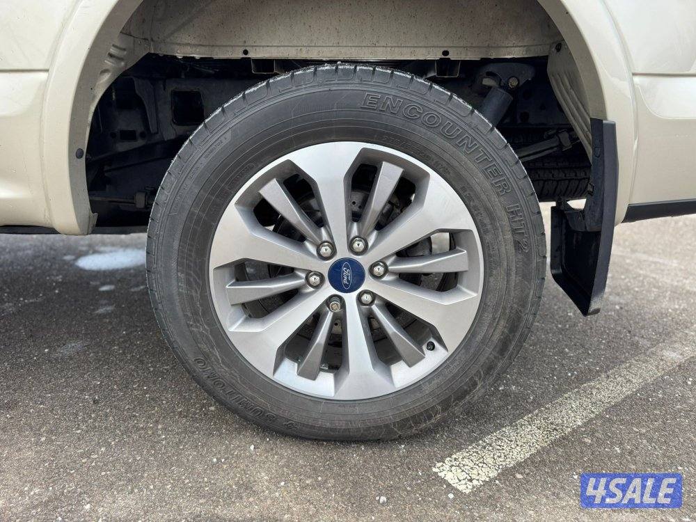 للبيع فورد لاريت5