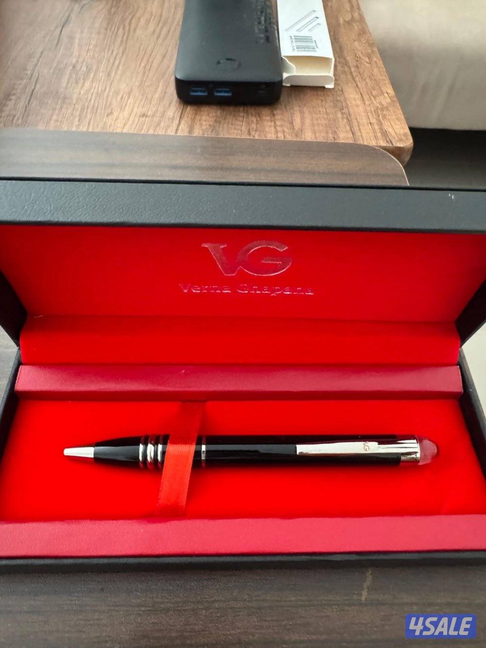 D1MILANO + Glasses + pen11