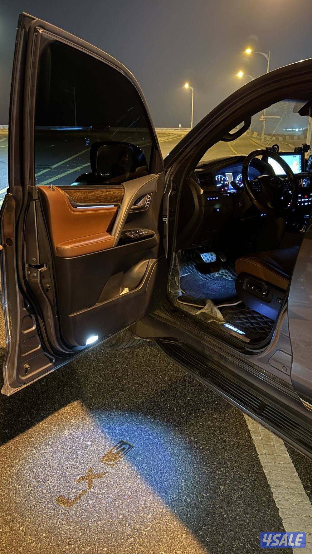 جيب لكزس سبورت ٢٠١٩ قمه بالنظافه4