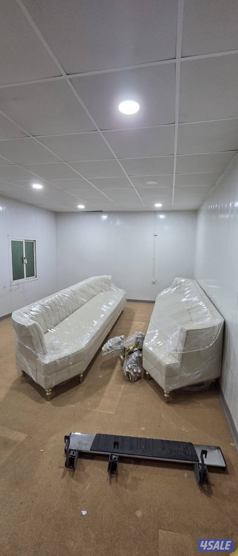 للبيع  ساندويش بانل ٨×٤ مع التكييف بحاله جيده0