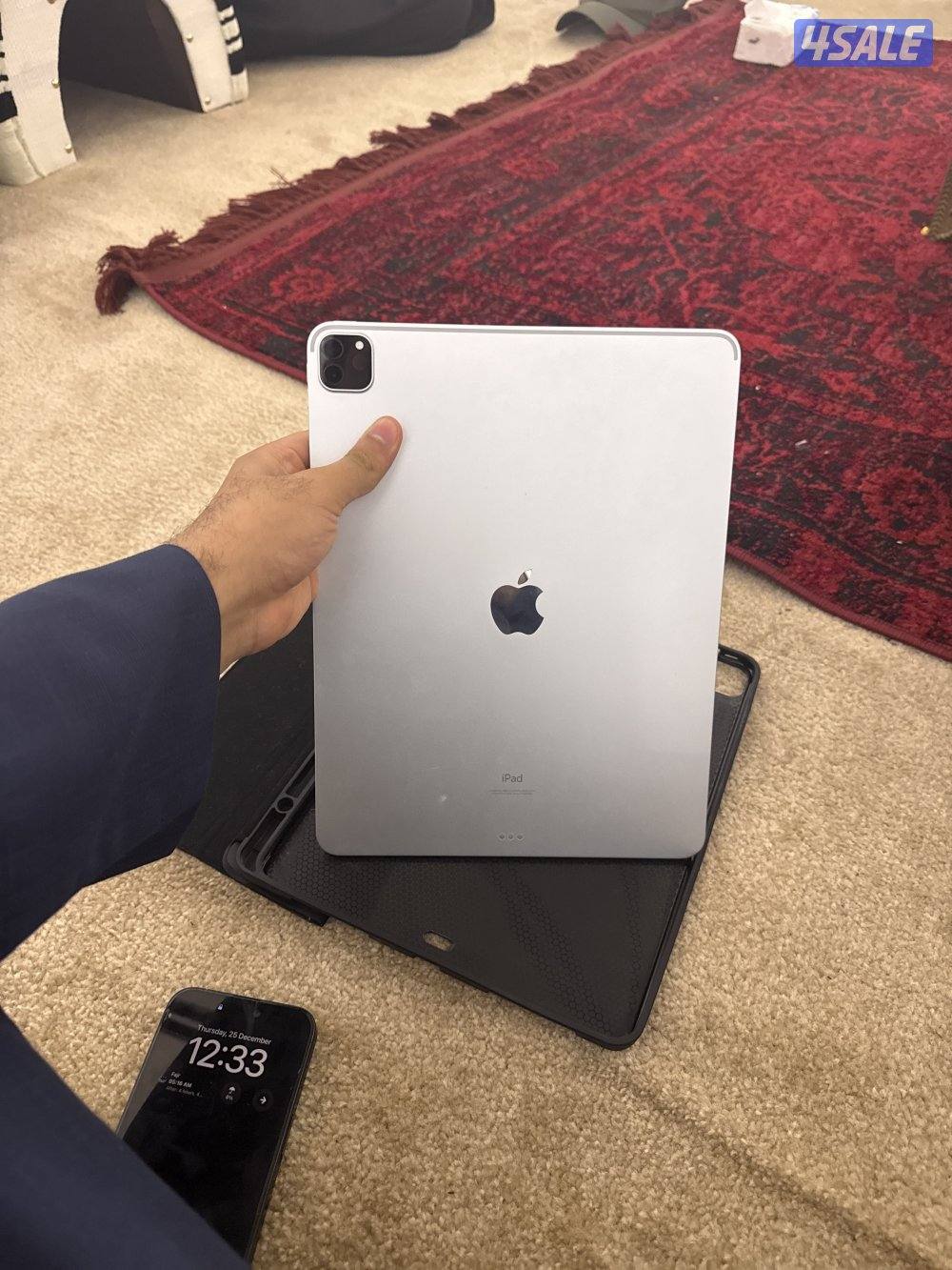 ايباد برو ٢٠٢٢ ١٢ انش1