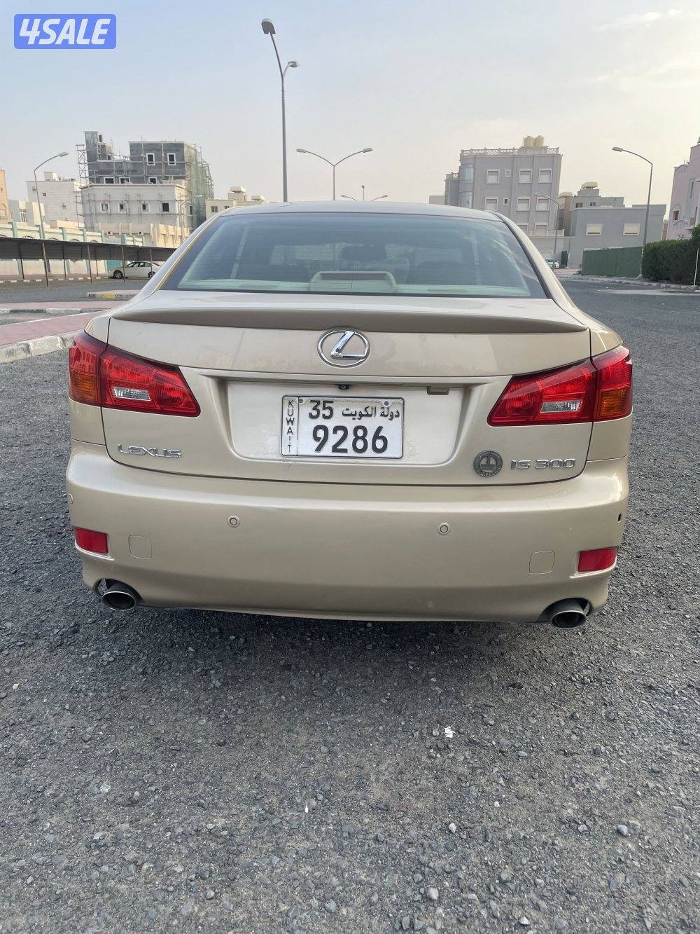 للبيع لكزس 2008 iS1