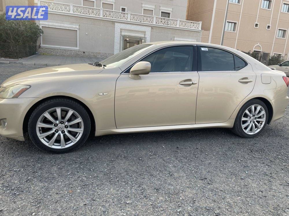 للبيع لكزس 2008 iS2