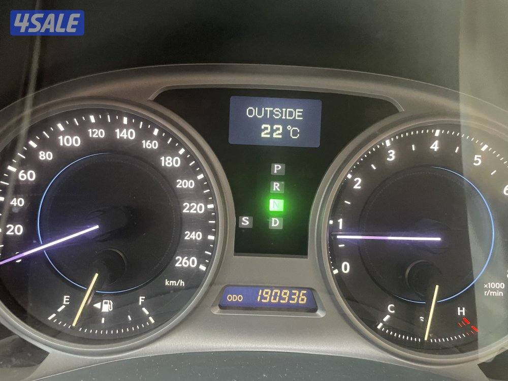 للبيع لكزس 2008 iS4