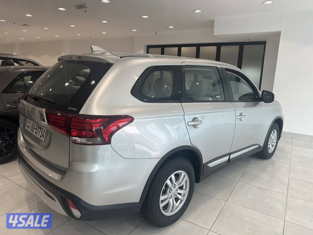 متسوبيشي اوتلاندر1