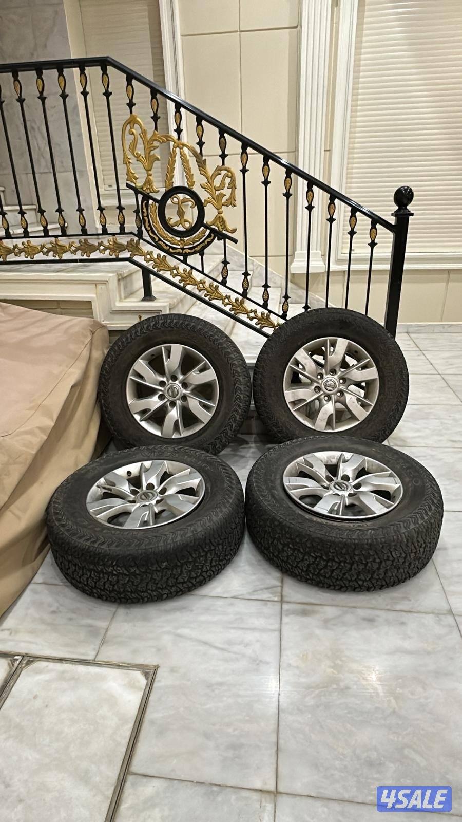 للبيع رنقات باترول 2013 نظاف مع تواير كومهو ربع حجري فيهم نص عمر0