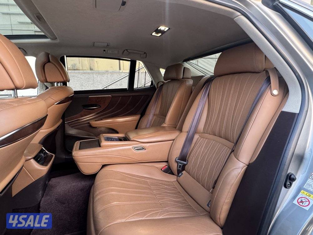 للبيع لكزس LS500 موديل 2019. الساير8