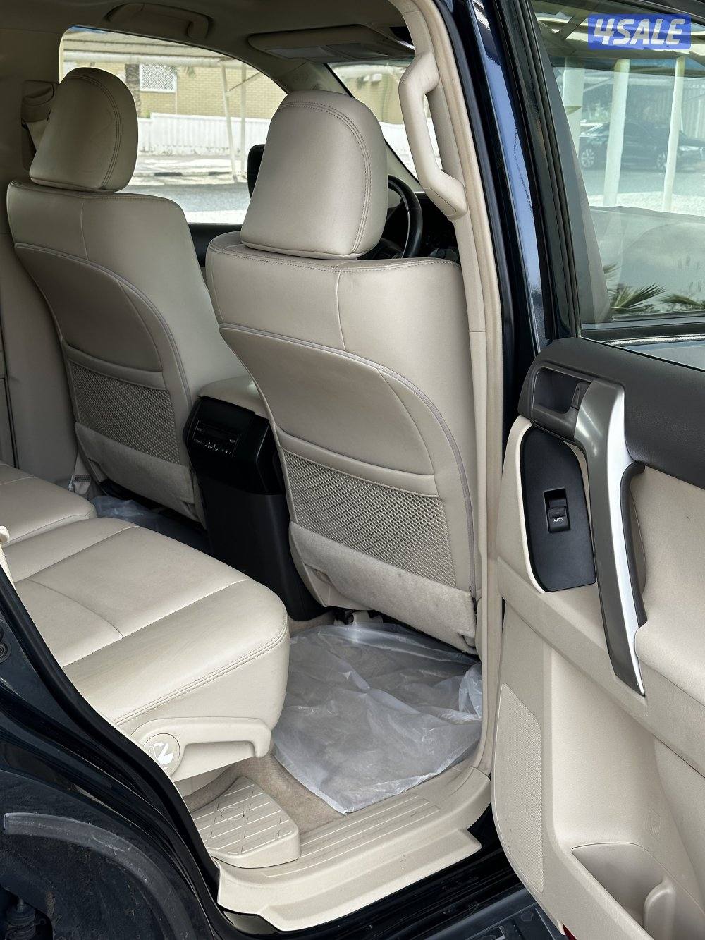 للبيع برادو موديل ٢٠٢٢ صبغ الوكالة ماعدا قطعه10