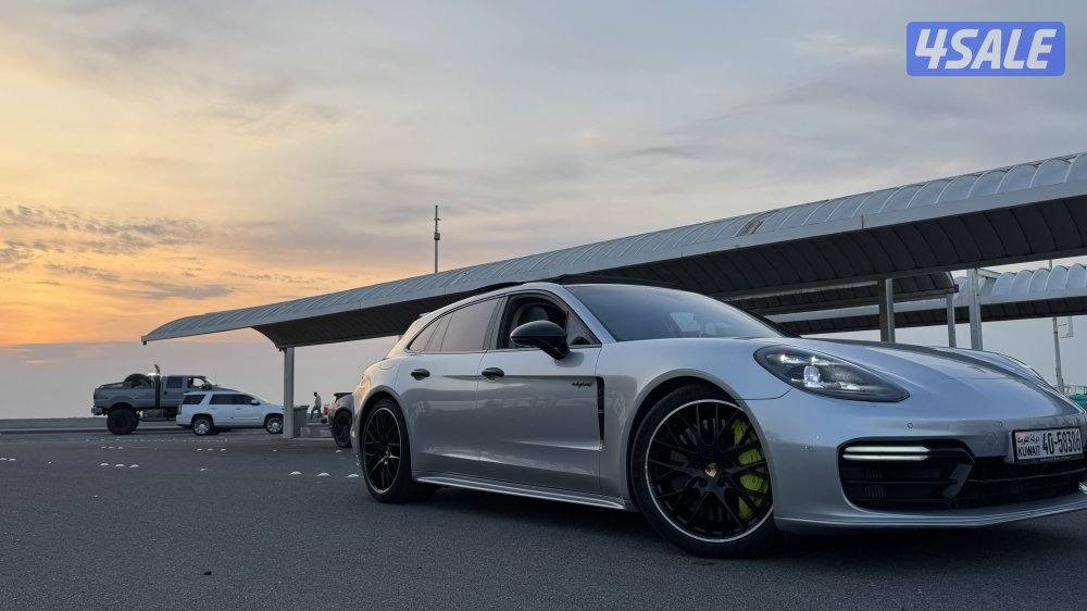 Panamera Turbo S E-Hybrid Sport Turismo1