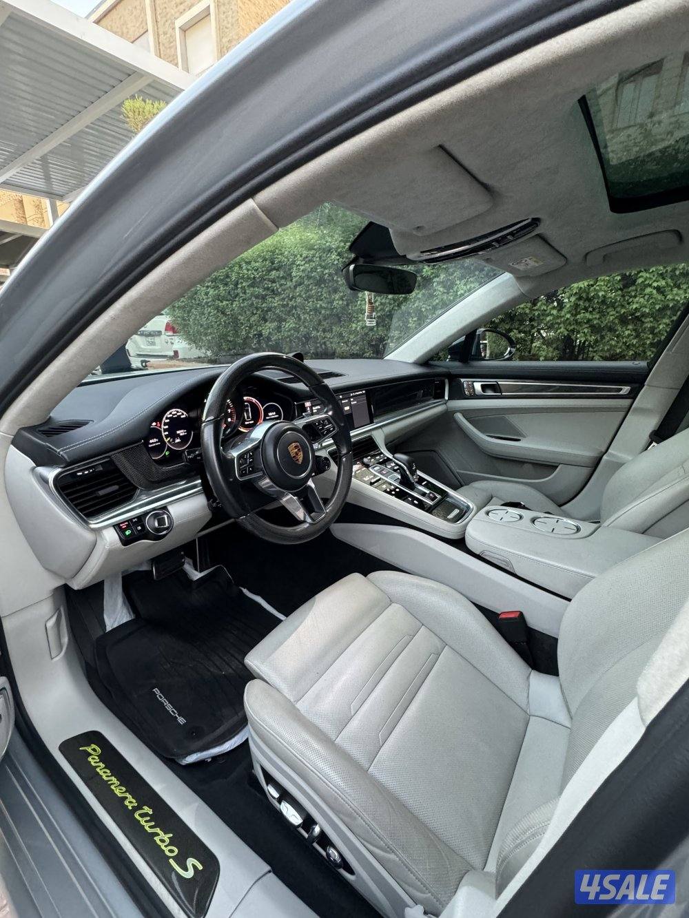 Panamera Turbo S E-Hybrid Sport Turismo5