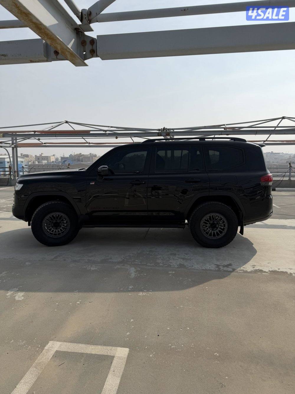 للبيع Land Cruiser GR لاند كروزر5