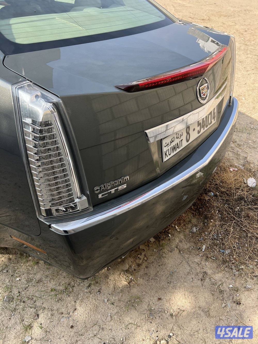 للبيع كاديلاك موديل ٢٠١١1