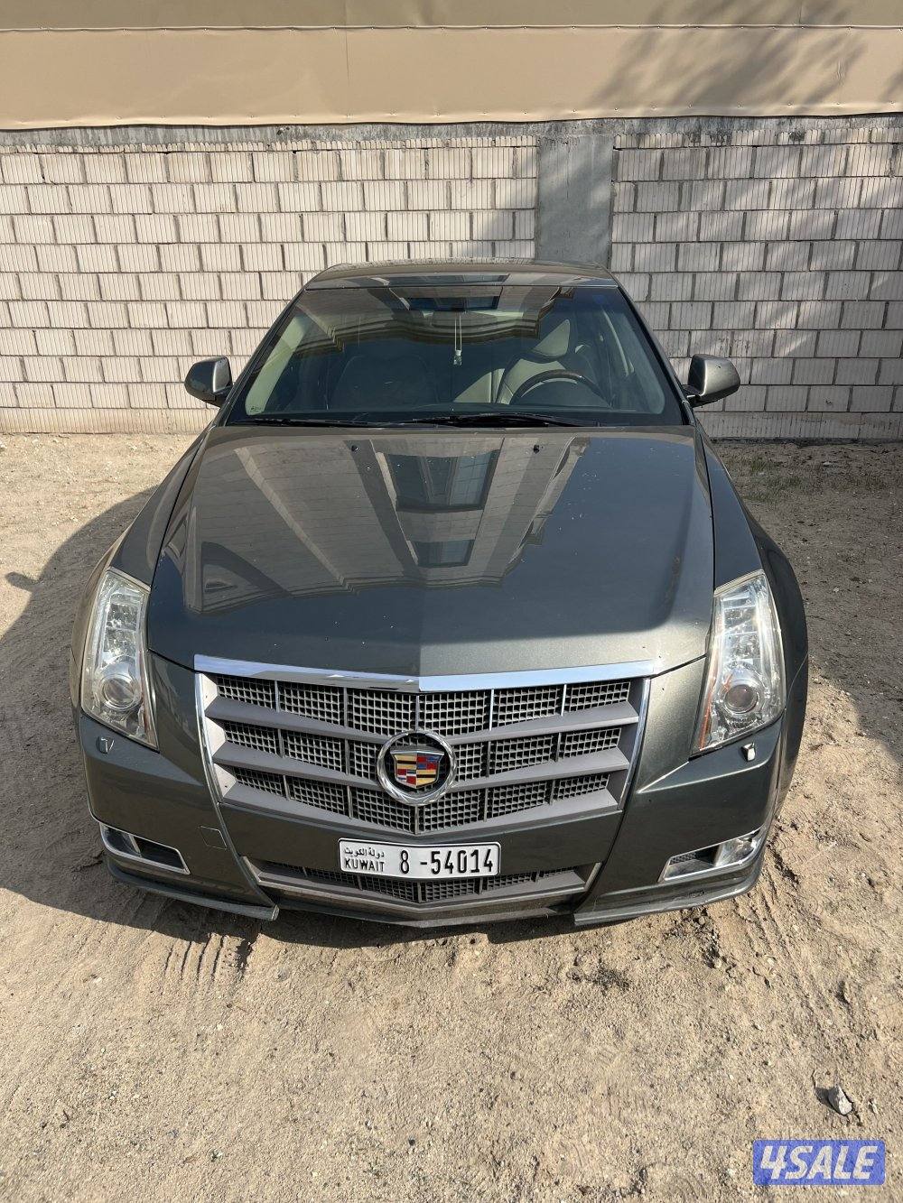 للبيع كاديلاك موديل ٢٠١١2