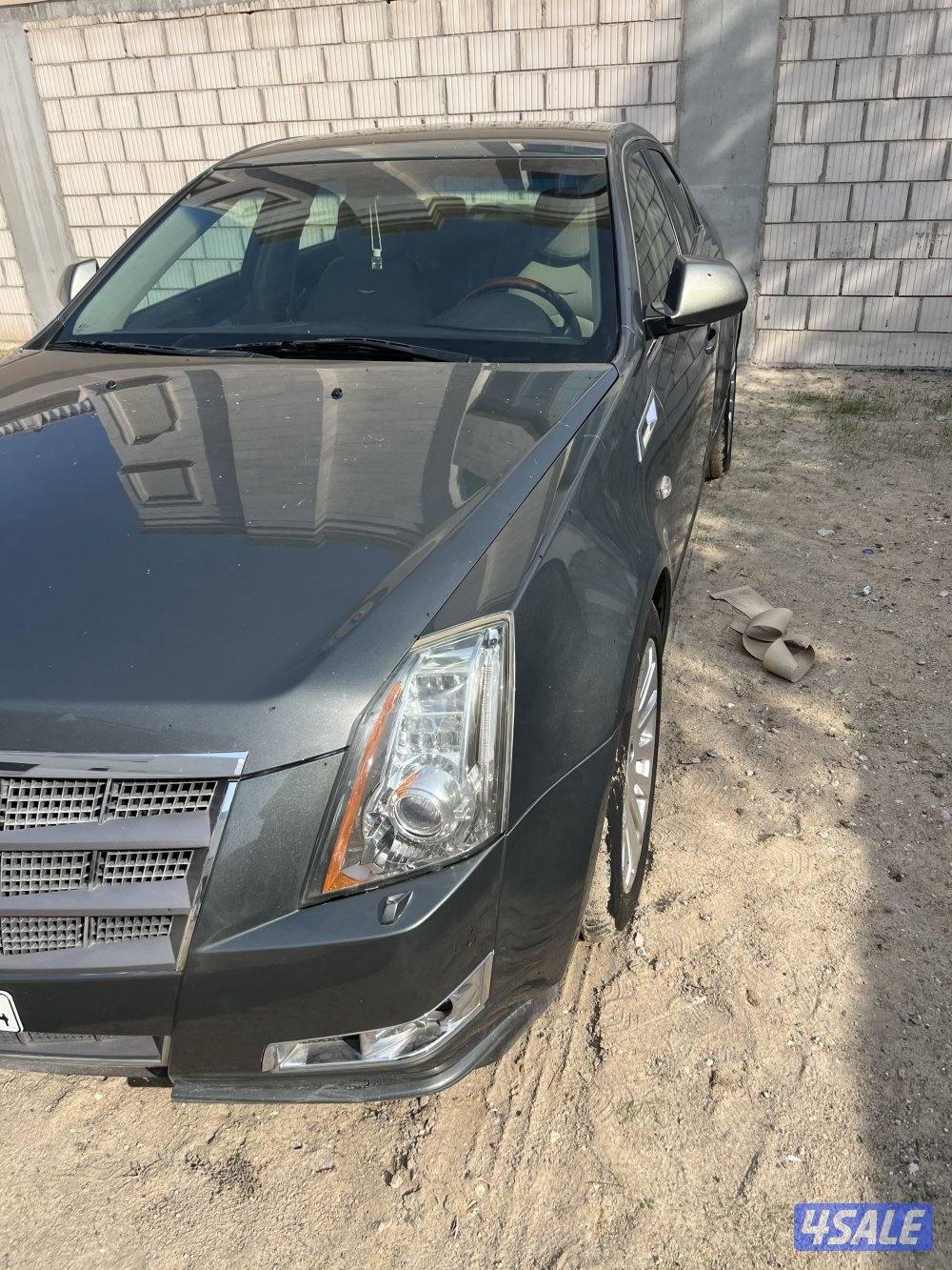 للبيع كاديلاك موديل ٢٠١١3