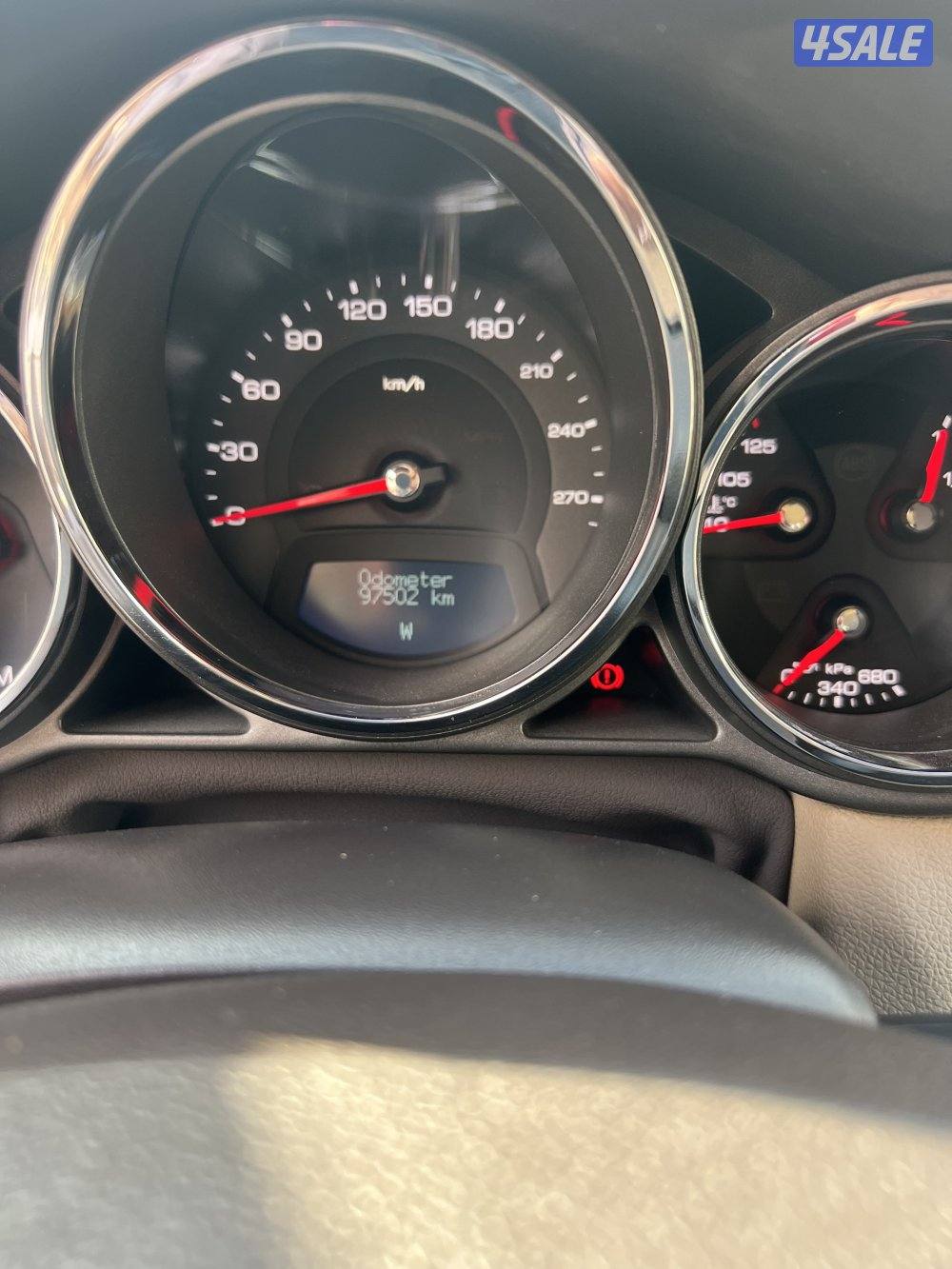 للبيع كاديلاك موديل ٢٠١١5