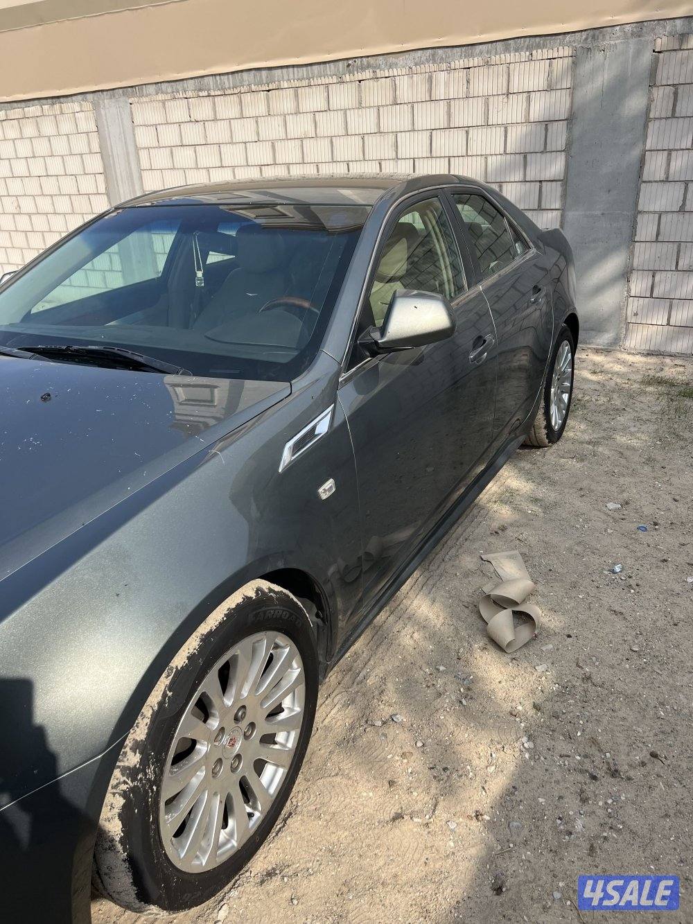 للبيع كاديلاك موديل ٢٠١١6