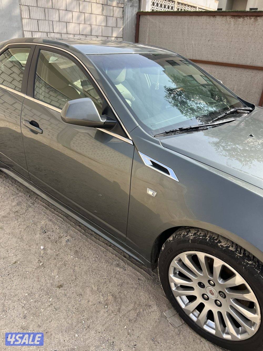 للبيع كاديلاك موديل ٢٠١١8