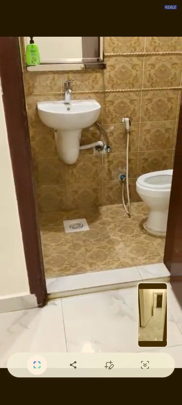 للايجار شقه ارضي  الواحه ق٤ مدخل خاص5