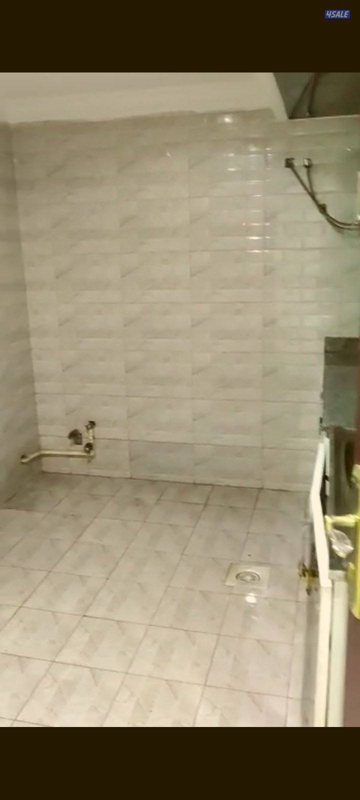 للايجار شقه ارضي  الواحه ق٤ مدخل خاص7