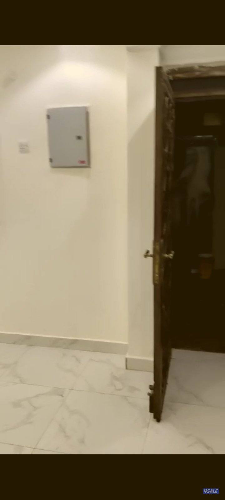 للايجار شقه ارضي  الواحه ق٤ مدخل خاص13