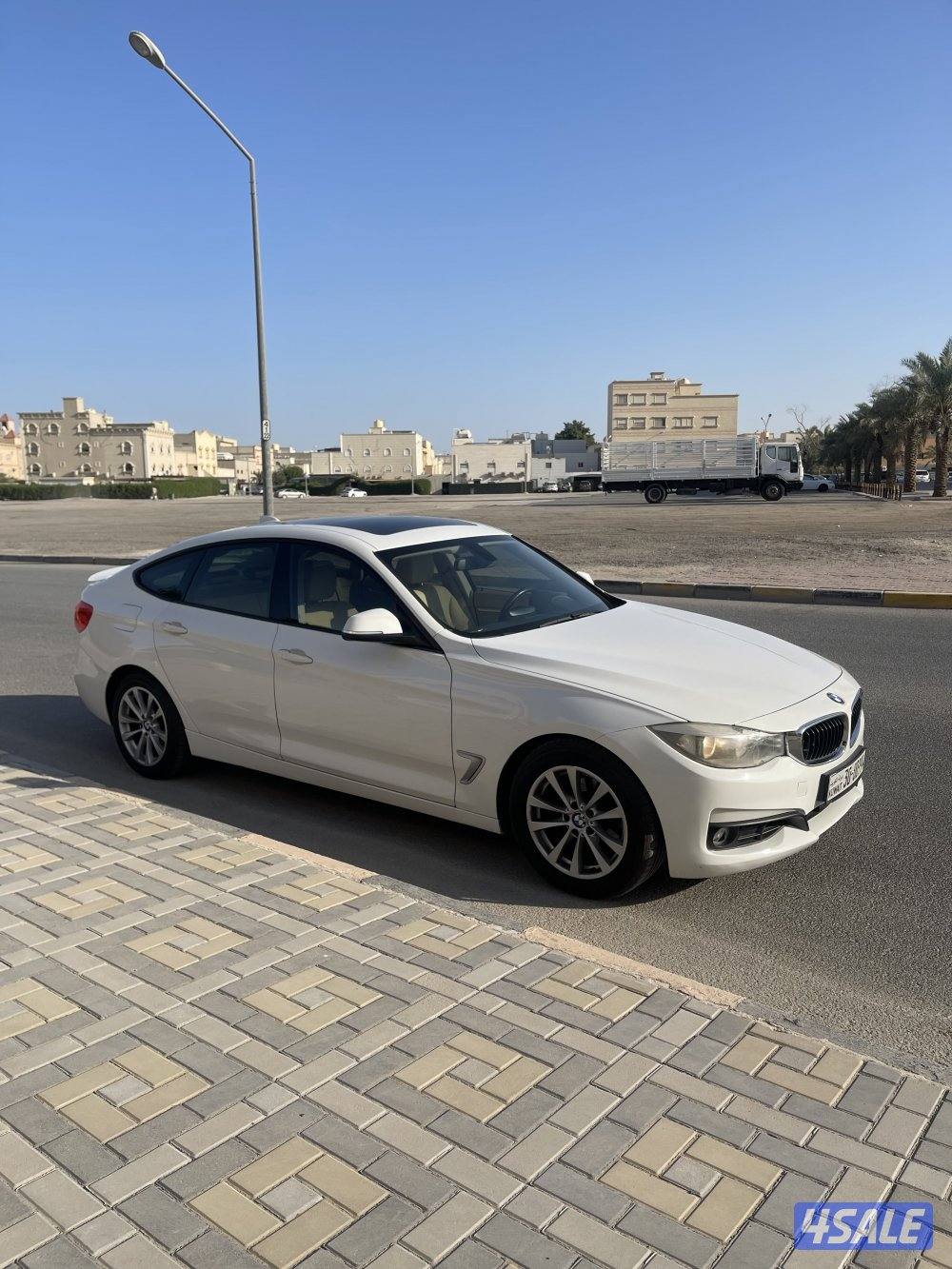 بي ام  320 جي تي هاتش باك7