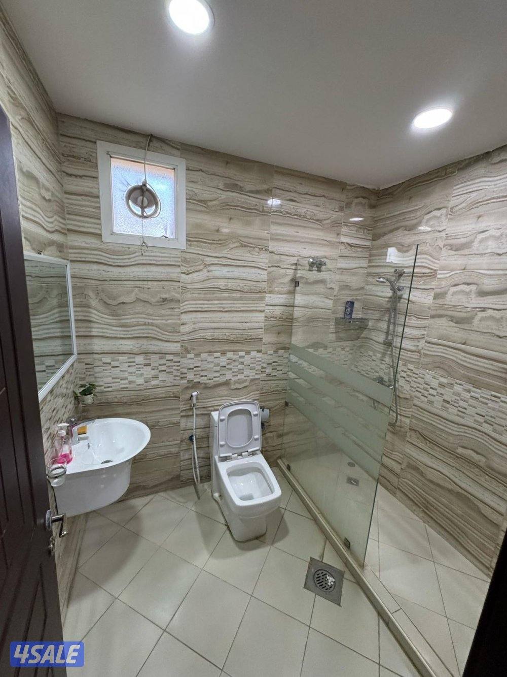 شاليه على الخور مع مسبح داخلي 🔥1