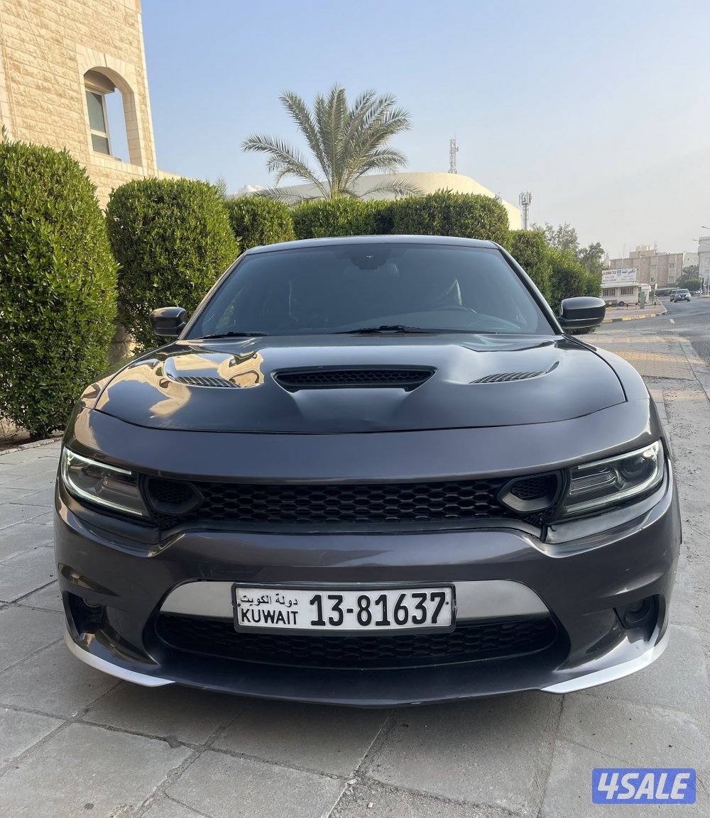 للبيع تشارجر موديل 2015 نضيف جداً1