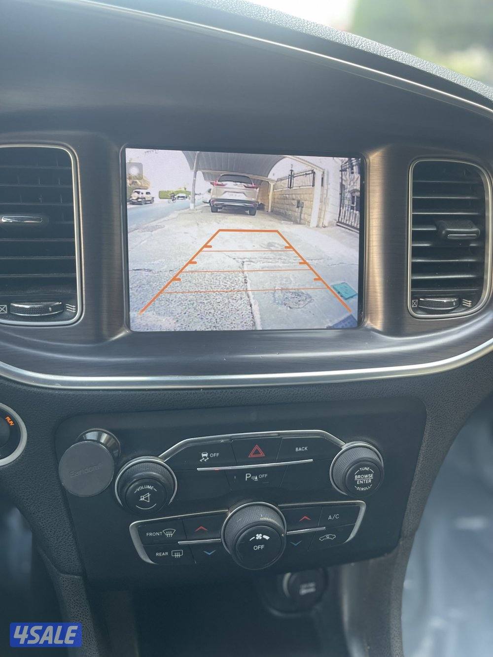 للبيع تشارجر موديل 2015 نضيف جداً3