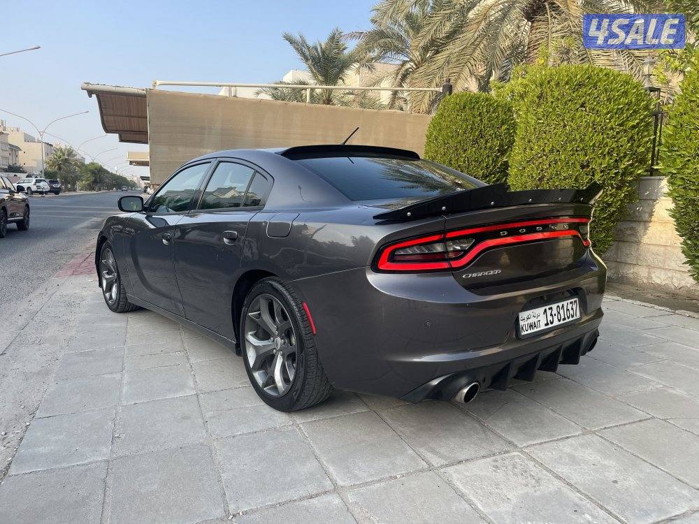 للبيع تشارجر موديل 2015 نضيف جداً4