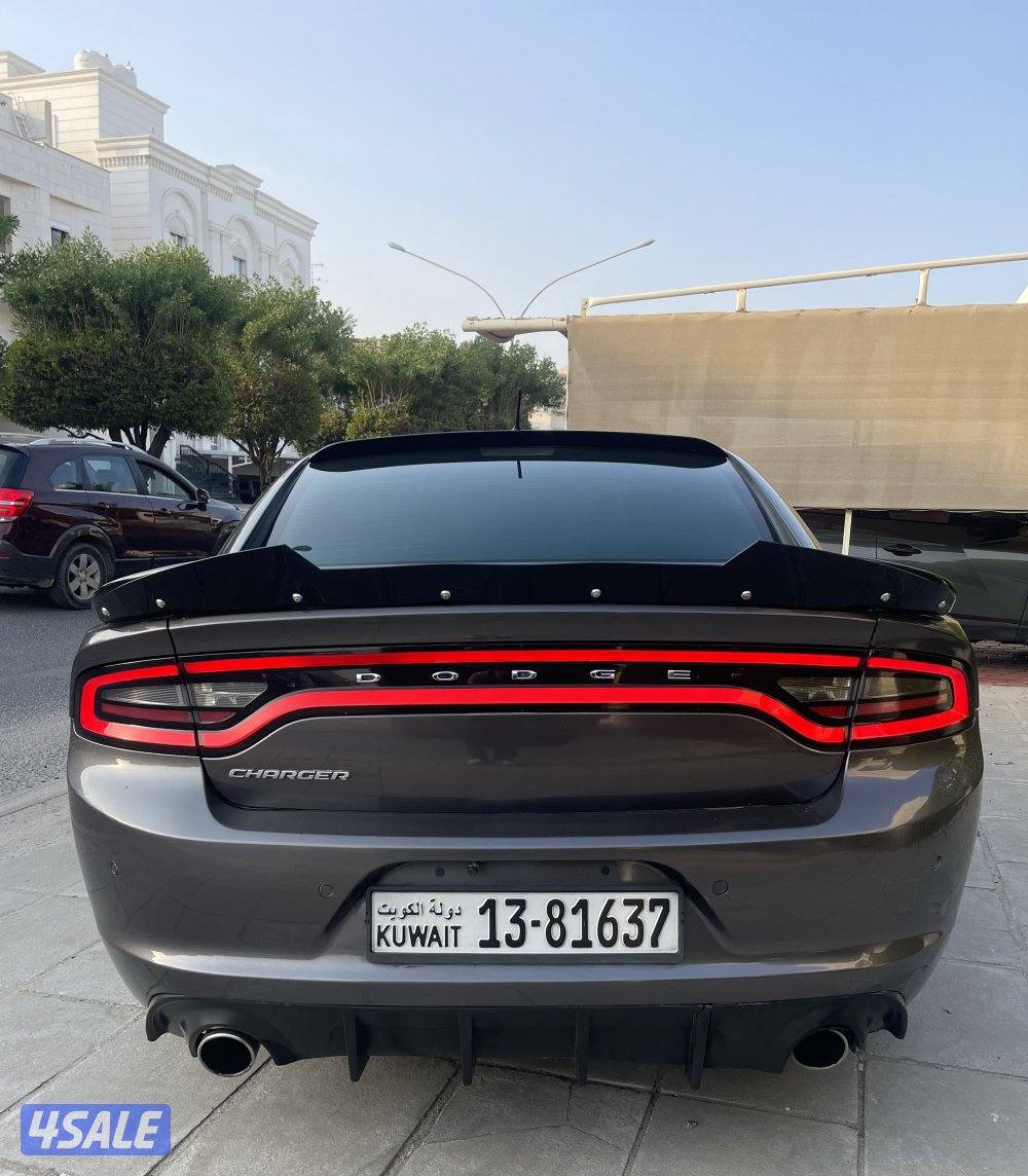 للبيع تشارجر موديل 2015 نضيف جداً6