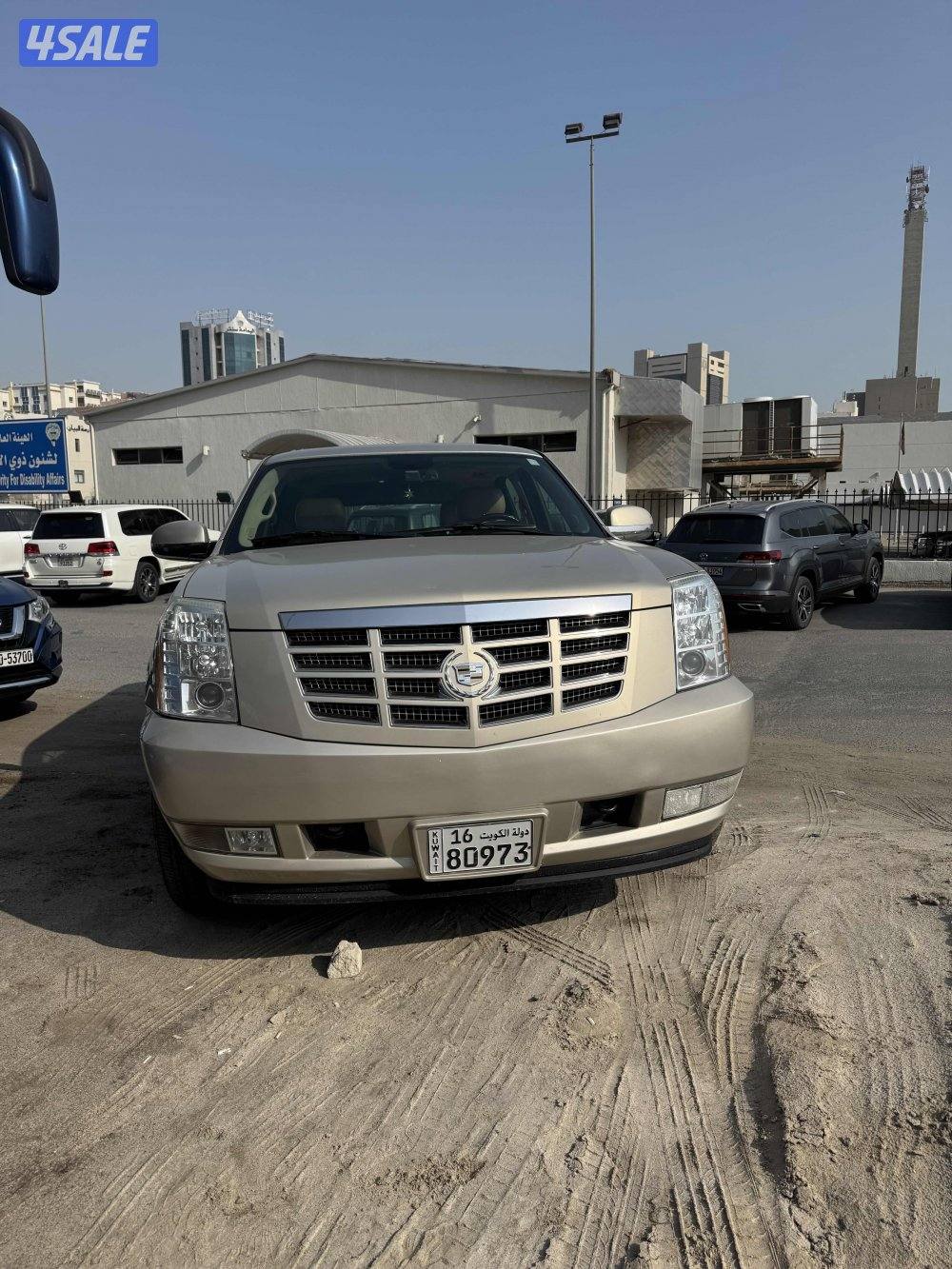 اسكاليد الدرجه الثانيه وارد امريكا 2012 ذهبي5