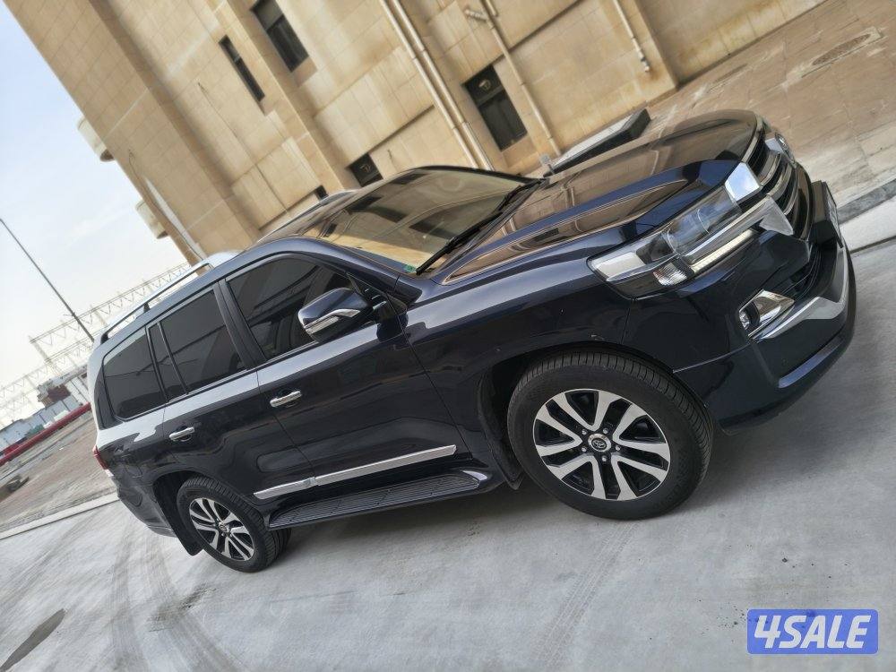 للبيع لاند كروزر GXR 20192