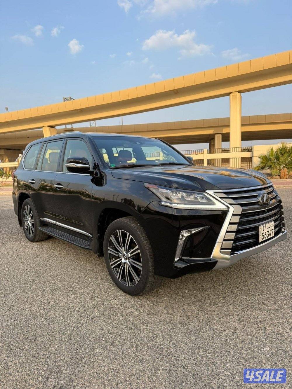 لكزس LX570 الساير 2020 درجه اولى بحاله الوكاله عداد 120 الف0