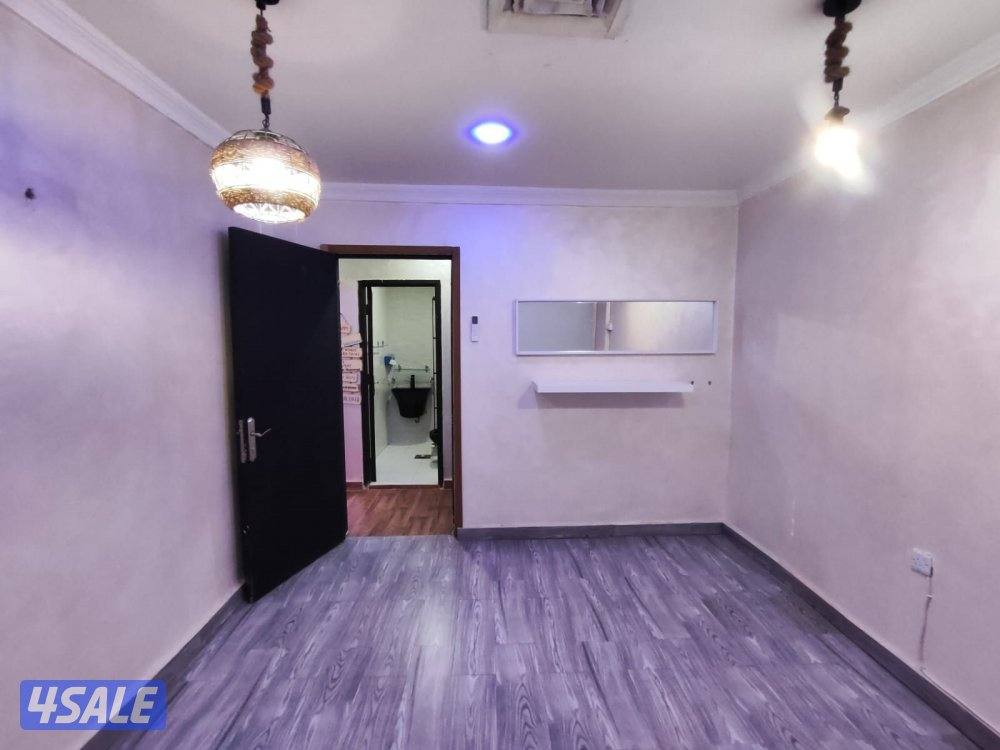 شقق للايجار حولي مساحه كبيره غرفه صاله حمام مطبخ مساحه كبير 230 ويوجد4