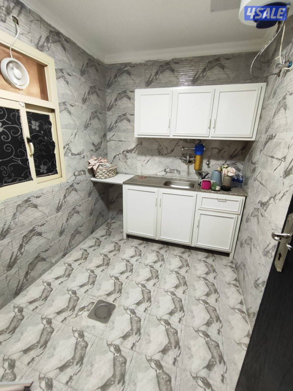 شقق للايجار حولي مساحه كبيره غرفه صاله حمام مطبخ مساحه كبير 230 ويوجد14