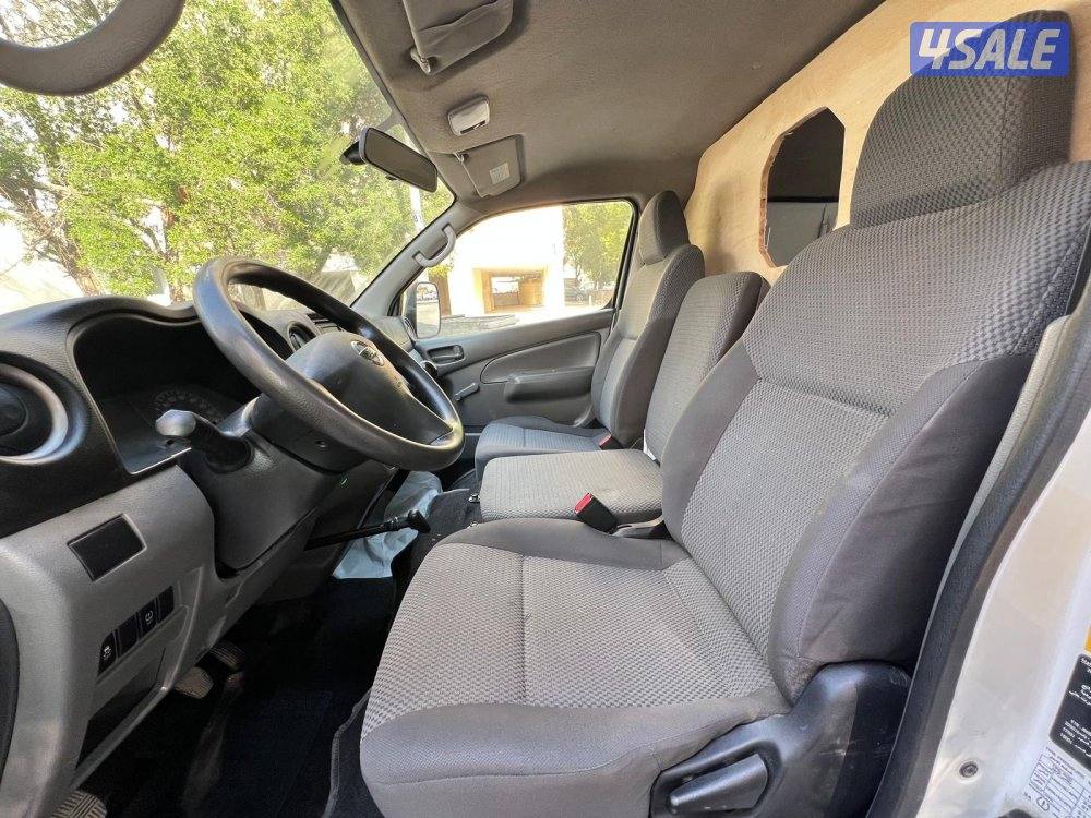 للبيع باص نيسان اورفان مقفل 2019 ( عـداد 165 فـقـط )8